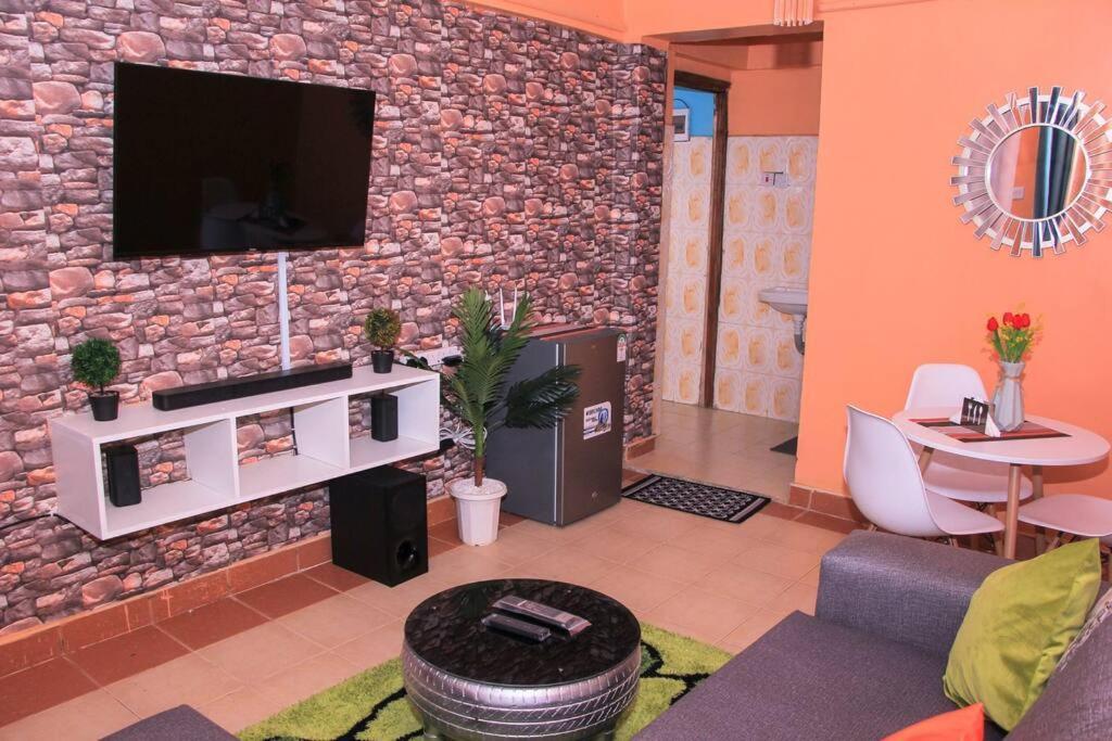 نيفاشا Cozy Homes 1 Bedroom House With Wi-Fi King Size Bed. Free Parking المظهر الخارجي الصورة